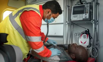 La coordination entre ambulances et hôpitaux pour une prise en charge optimale