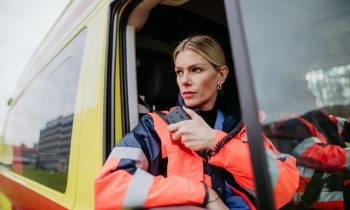 L’importance de la formation à l’utilisation des systèmes de communication d’urgence pour les ambulanciers