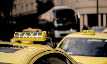 Les taxis : un moyen pratique pour les zones mal desservies