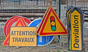 Location de signalisation : solutions pratiques pour sécuriser vos chantiers